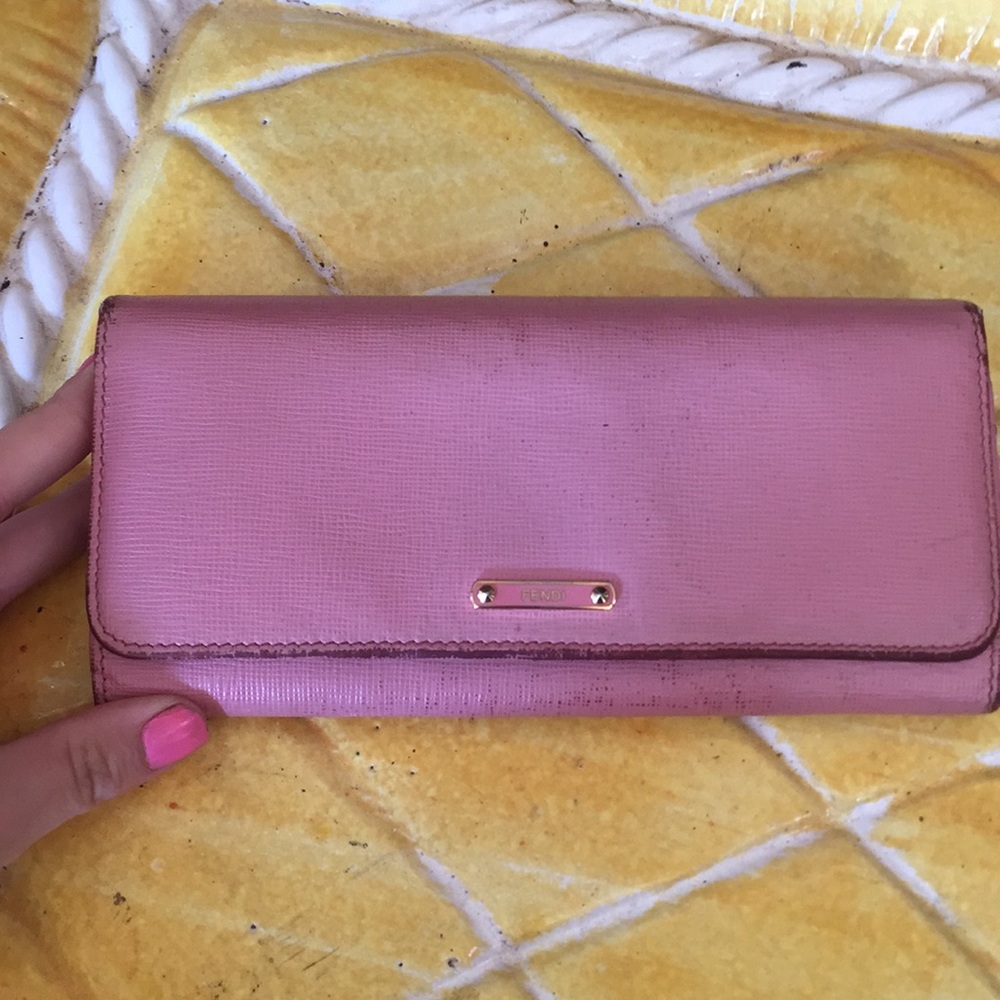 Fendi Pink Leather wallet